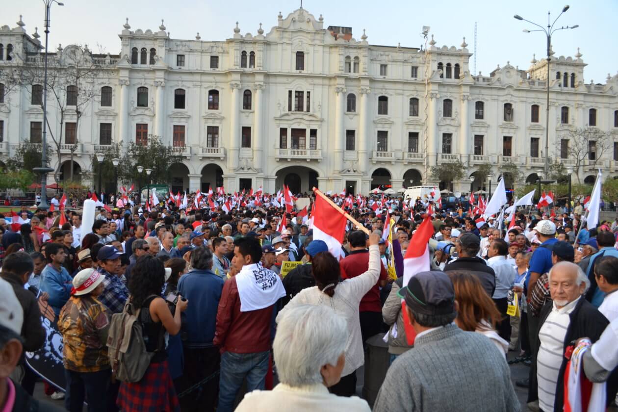 Caught in the Middle of the 2016 Peruvian Presidential Elections ...