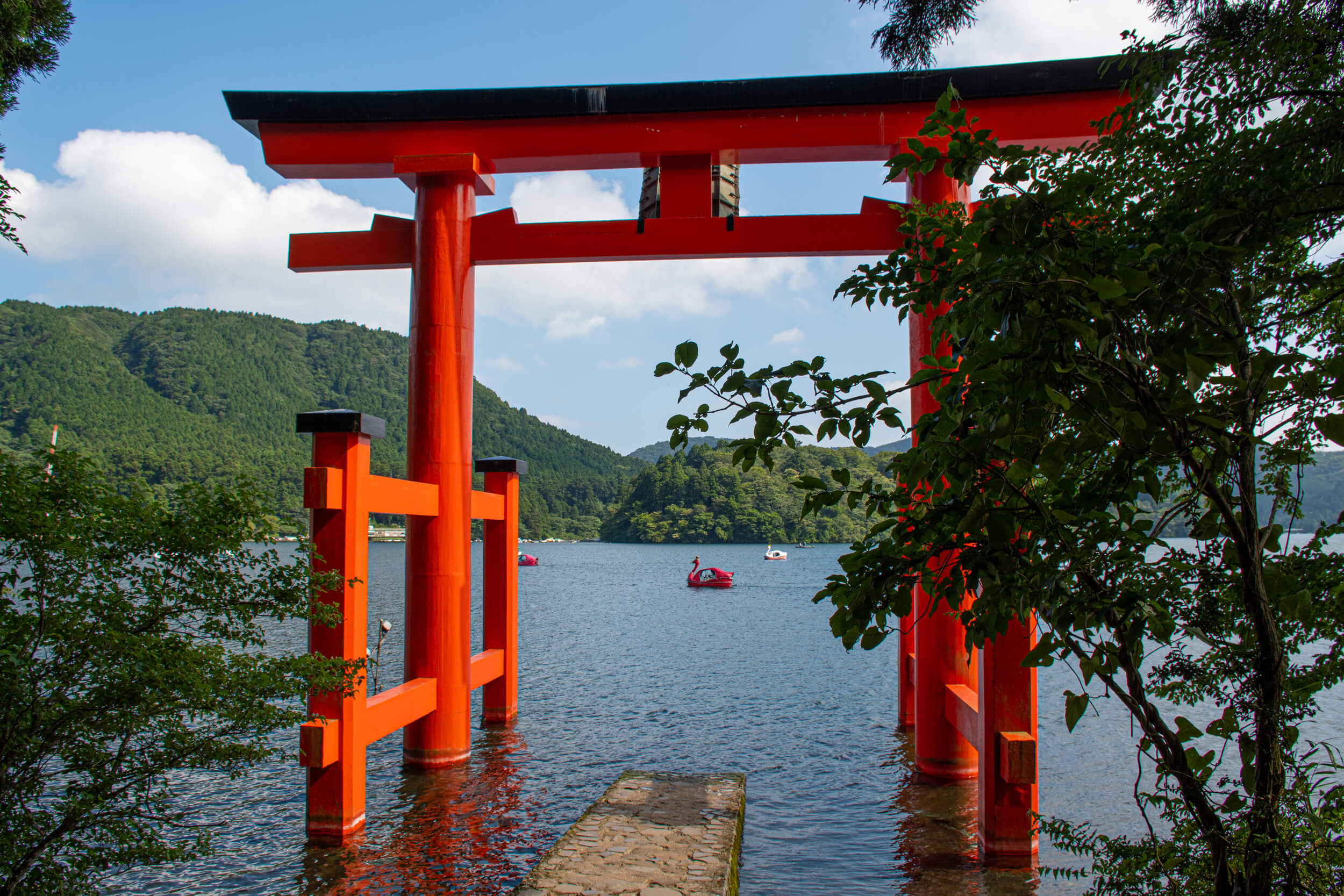 Is Hakone Worth Visiting? - Zimmin Around the World