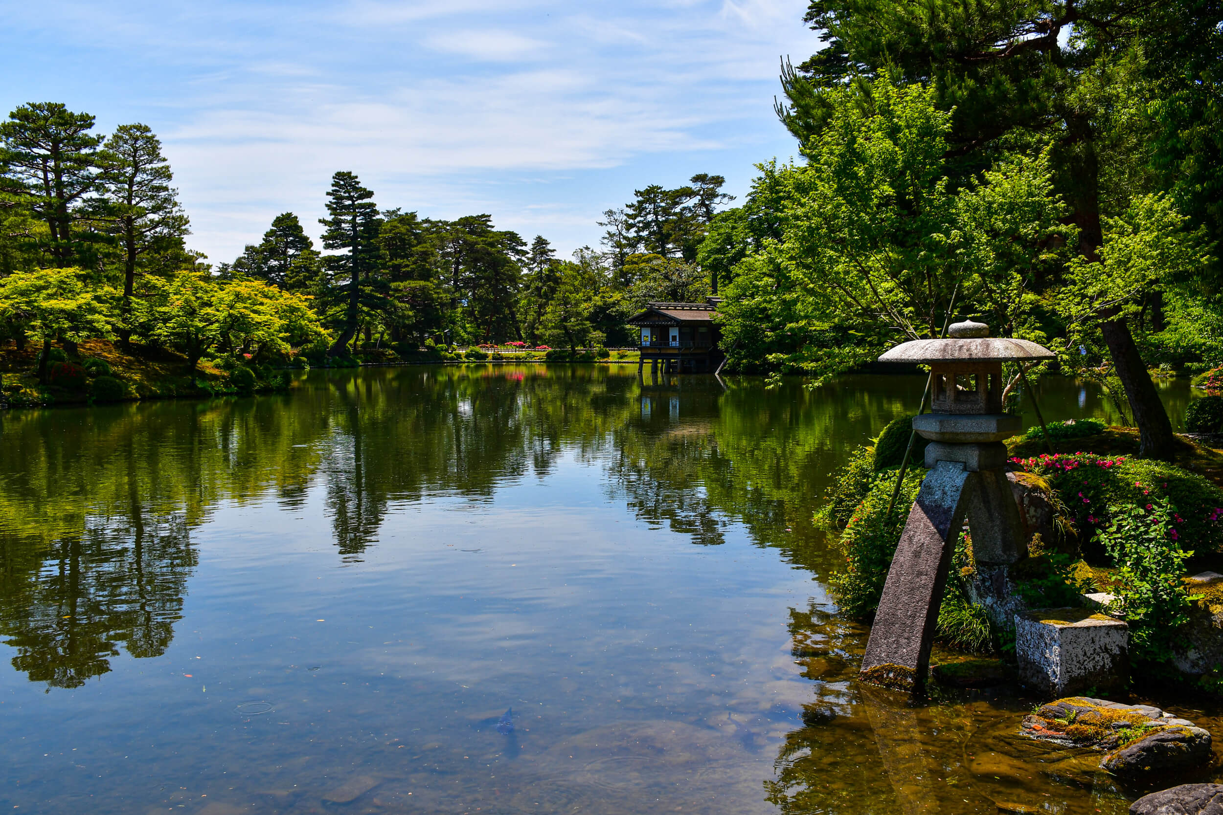 Three Great Gardens of Japan: Kairaku-en, Kenroku-en, Koraku-en ...